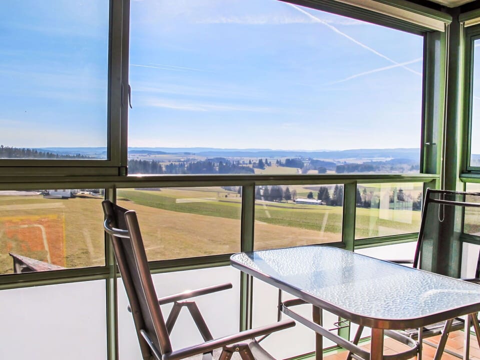 Property, Room, House, Window, Interior Design, Real Estate, Table, Vacation, Sky, Architecture