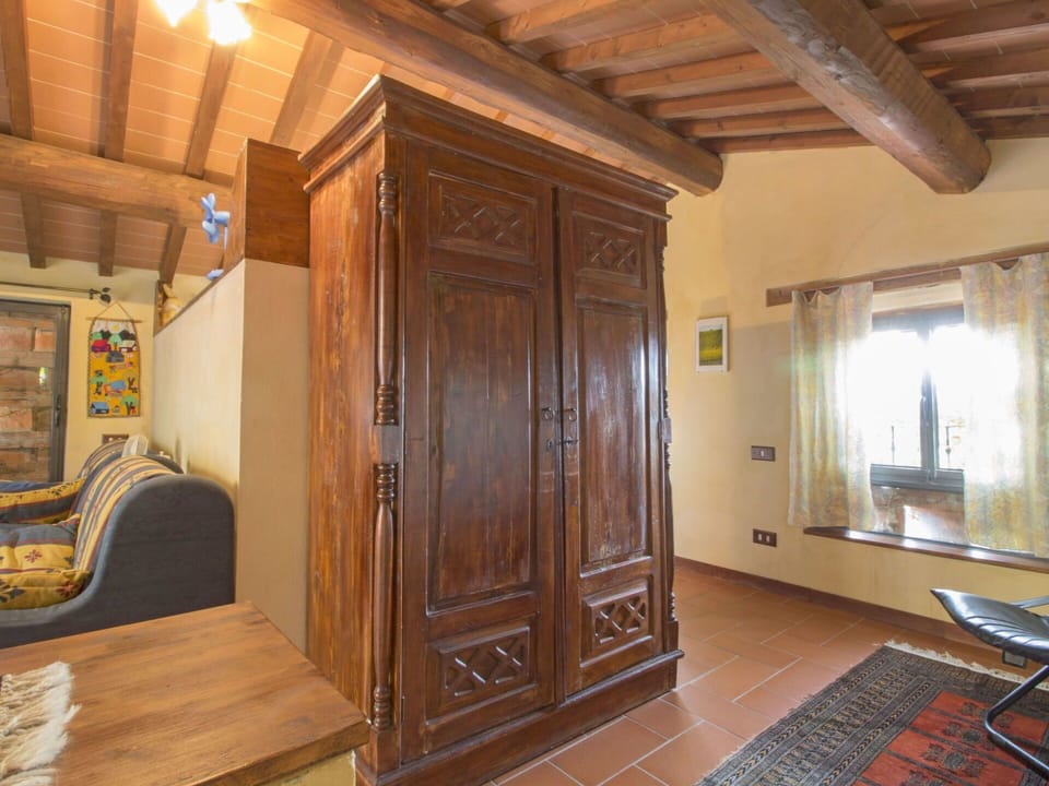 Property, Room, Building, Wood Stain, Furniture, Beam, Hardwood, Wood, Ceiling, Interior Design