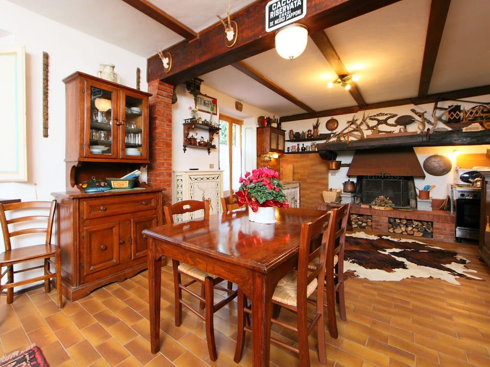 Room, Property, Building, Furniture, Interior Design, House, Kitchen, Countertop, Home, Ceiling