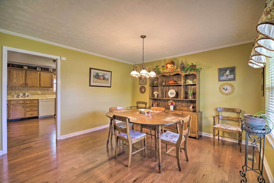 Dining Space | Dishware/Flatware