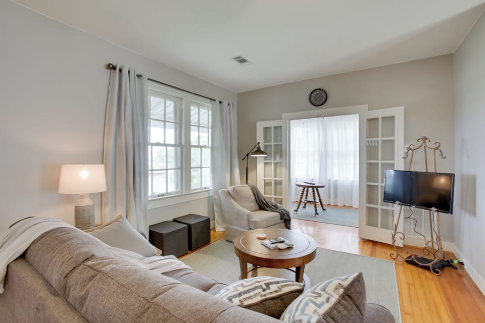 Natchez Vacation Rental | 2BR | 1BA | 1,100 Sq Ft | 4 Steps Required to Access