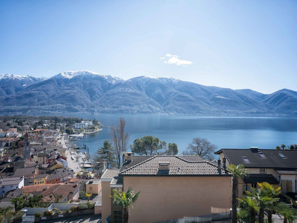 Mountainous Landforms, Water, Body Of Water, Mountain, Hill, Mountain Range, Highland, Coastal And Oceanic Landforms, Coast, Hill Station