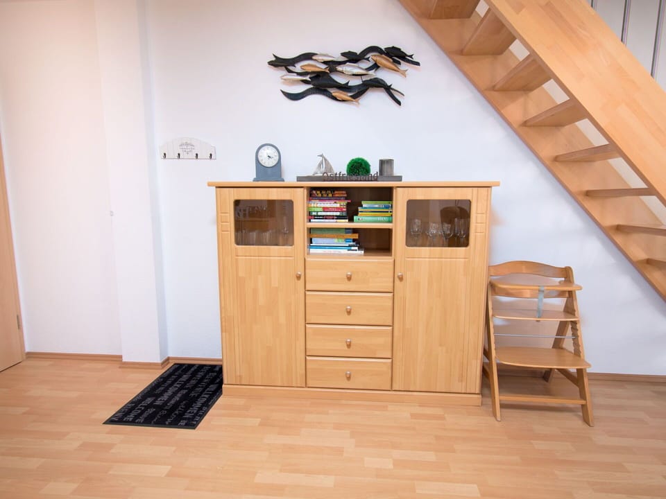 Cabinetry, Wood, Flooring, Drawer, Floor, Door, Wood Stain, Hardwood, Building, House