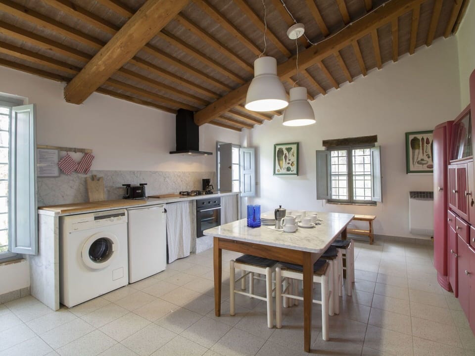 Property, Room, Building, Ceiling, Furniture, Interior Design, House, Kitchen, Floor, Table