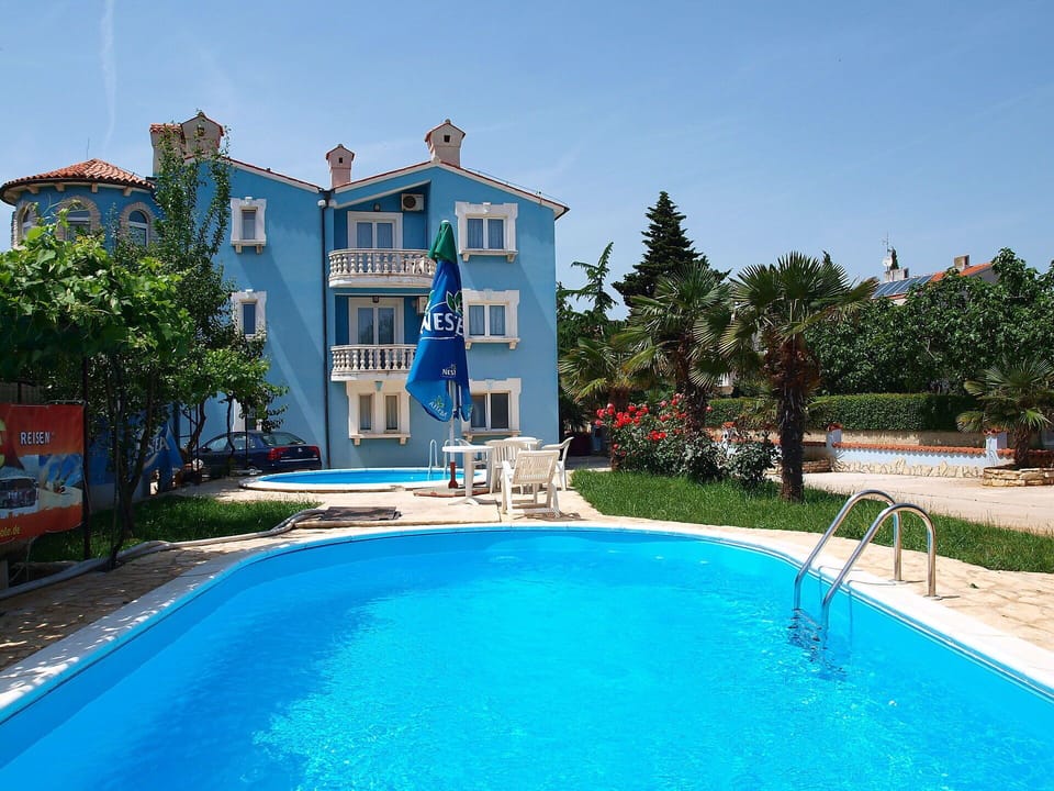 Property, Swimming Pool, Real Estate, House, Building, Estate, Home, Residential Area, Leisure, Resort
