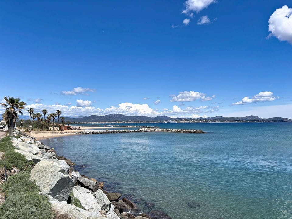 Water, Body Of Water, Water Resources, Coast, Coastal And Oceanic Landforms, Beach, Sea, Shore, Bank, Ocean