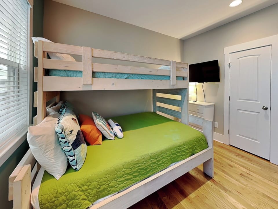 Fourth Bedroom - TV