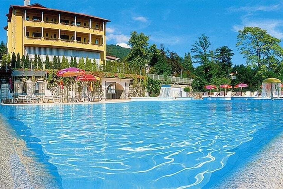 Holiday Home Swimming Pool