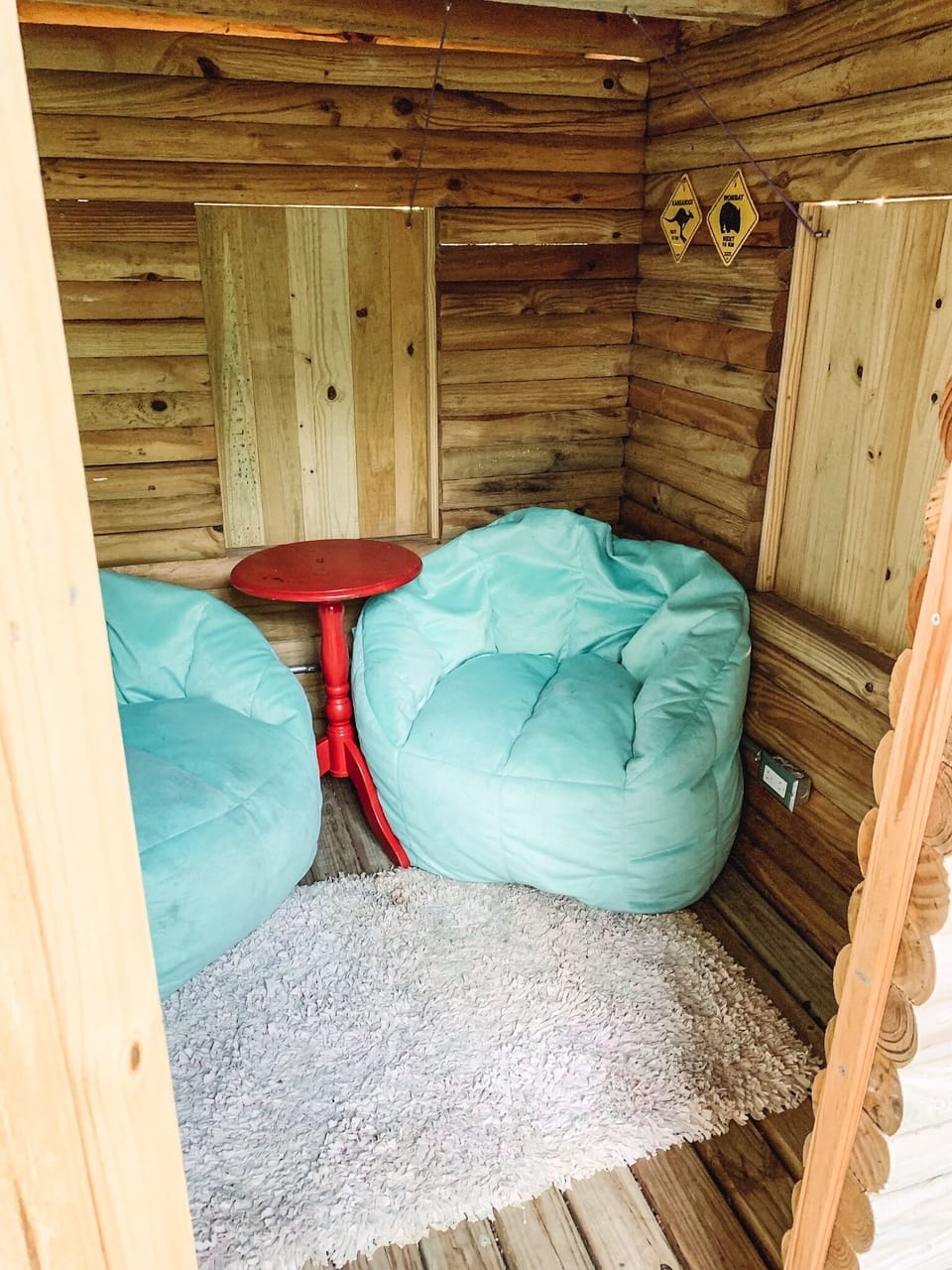 It even comes equipped with comfy chairs & electricity!
