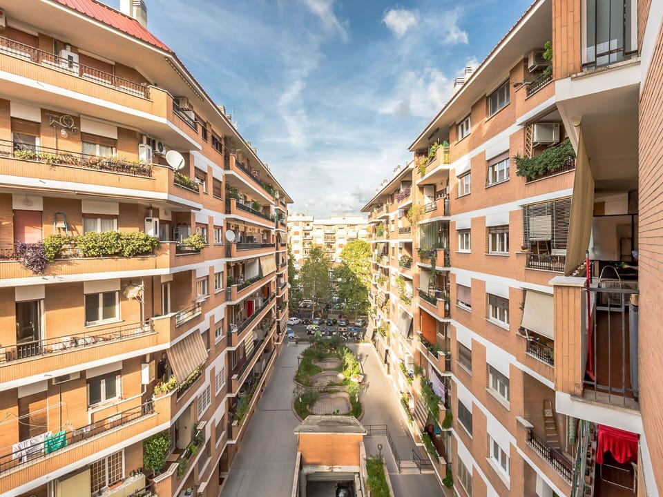 Daytime, Property, Sky, Building, Window, Cloud, Architecture, Urban Design, Plant, Condominium
