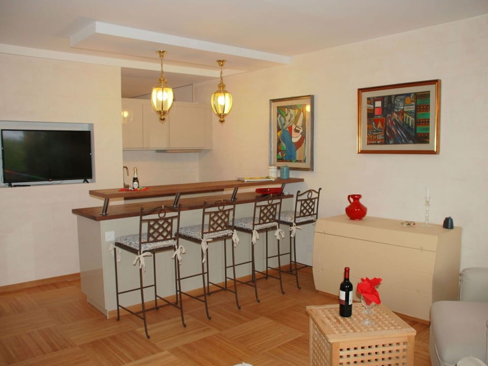 Room, Furniture, Property, Interior Design, Building, Floor, Table, House, Ceiling, Kitchen