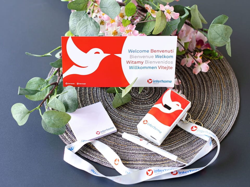 Plant, Font, Flowerpot, Petal, Rectangle, Fashion Accessory, Fruit, Event, Rose