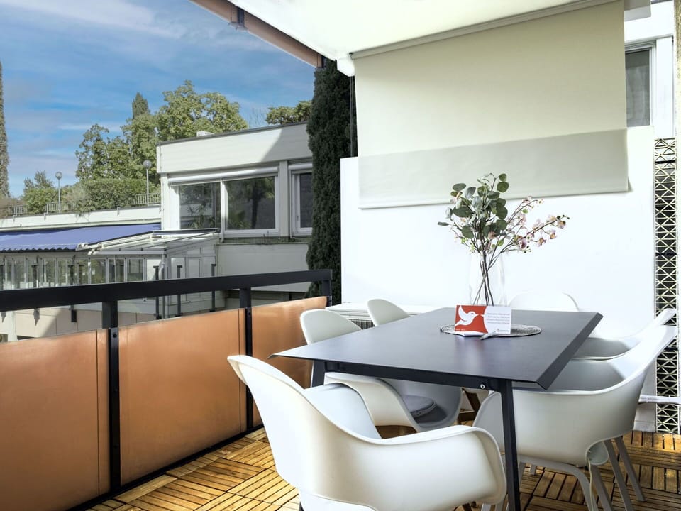 Furniture, Property, Table, Window, Building, Plant, Flowerpot, Sky, Interior Design, Chair