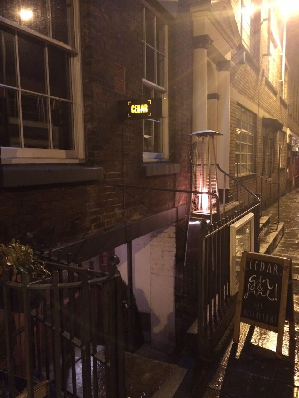 Historic Georgian Quarter 5 mins walk 