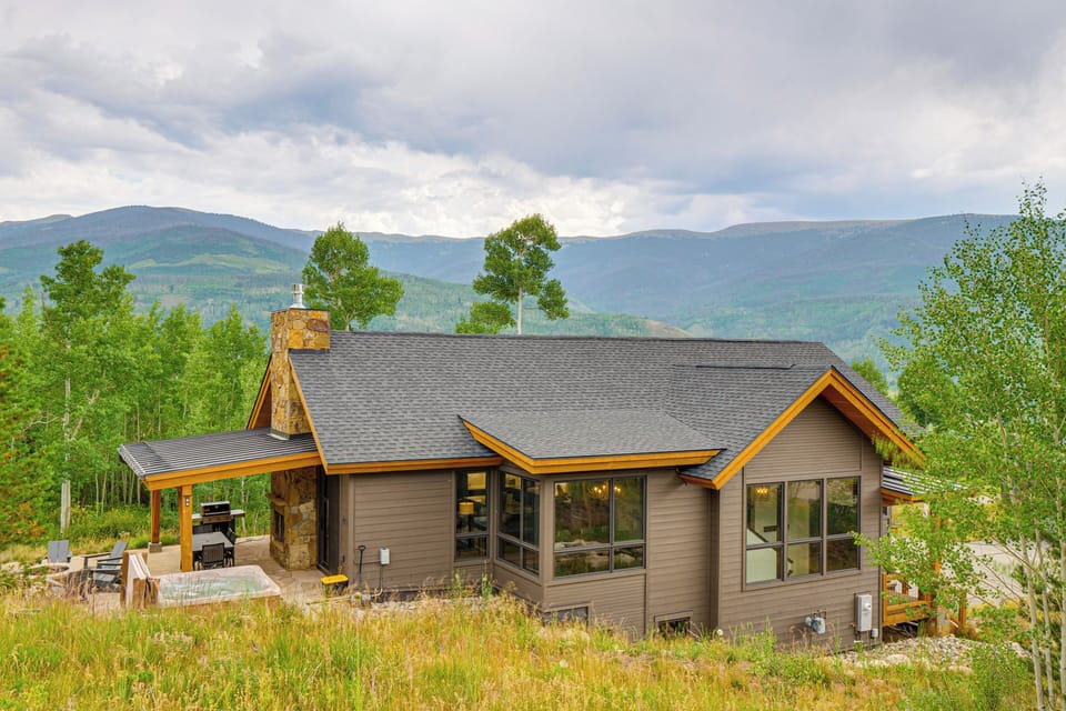 Silverthorne Vacation Rental | 4BR | 3.5BA | 2,500 Sq Ft | 8 Steps to Enter