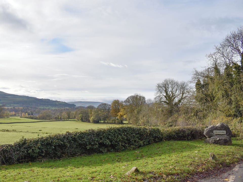 Picturesque surrounding area | Grassgarth Cottage, Redmire, near Leyburn