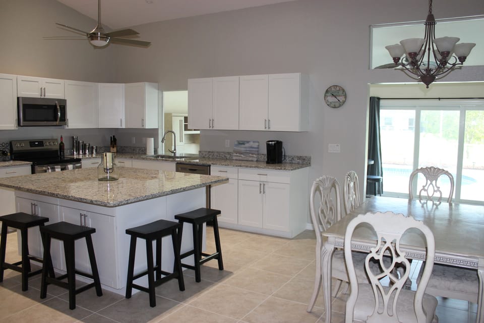 kitchen/lanai entry