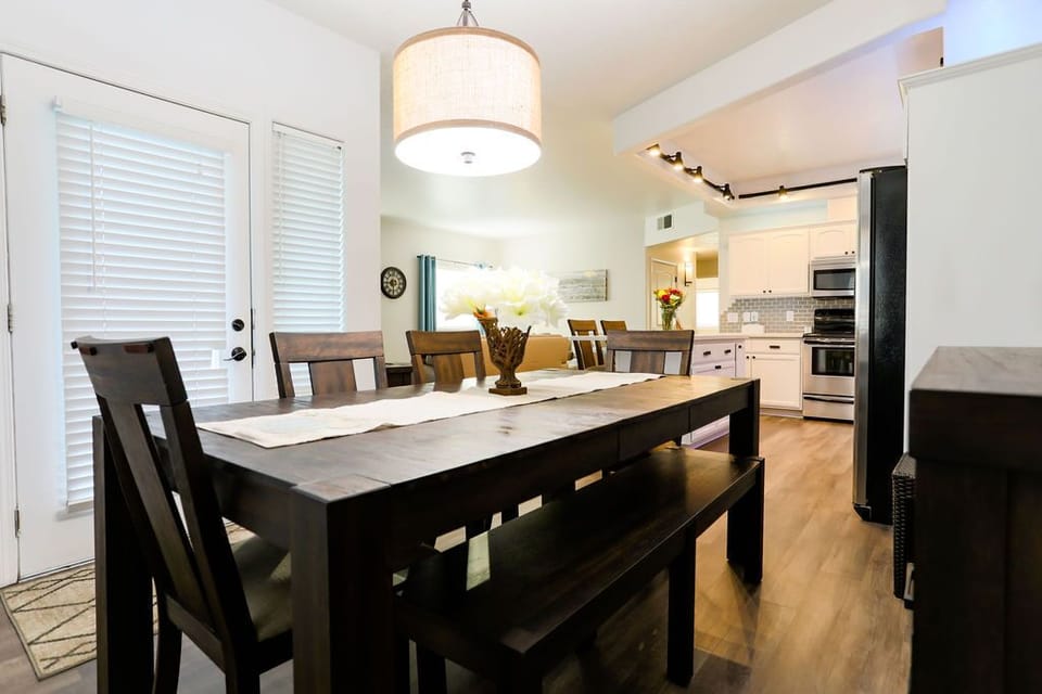 A large dining room table that seats 6 comfortably... 
