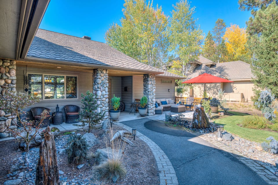 Landscaped Entry way