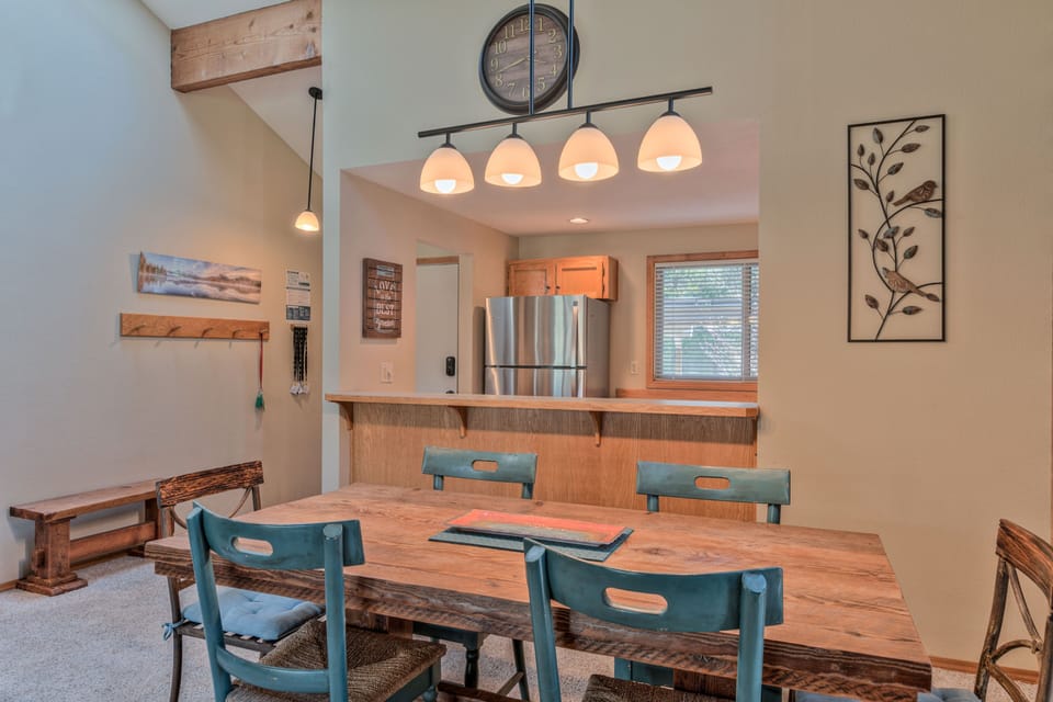 Dining Area and Entryway