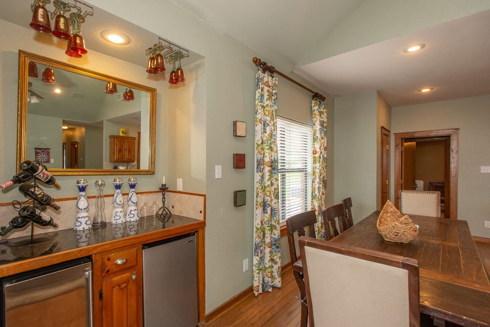 Wet bar conveniently located next to the dining table!