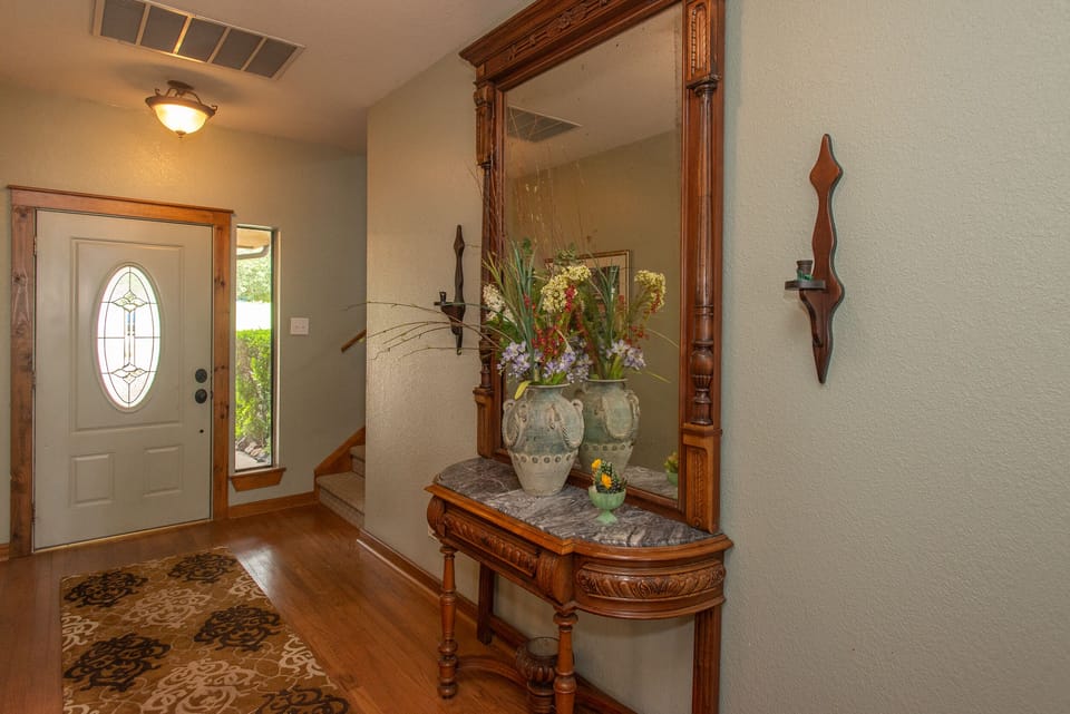 The entryway.  Welcome to Lago Vista!