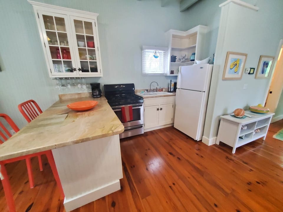 Full Size Kitchen