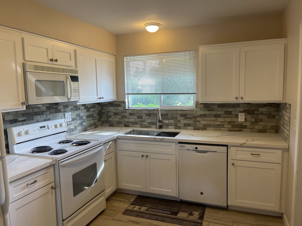 Kitchen with quartz countertops 