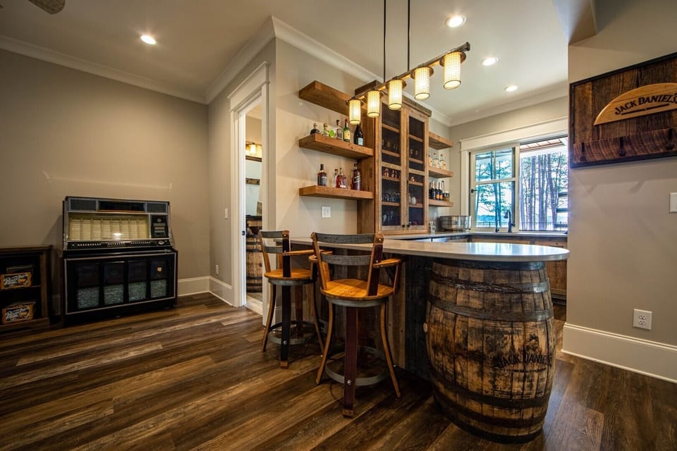 Bar   Ice Maker  Pass Through to Pool