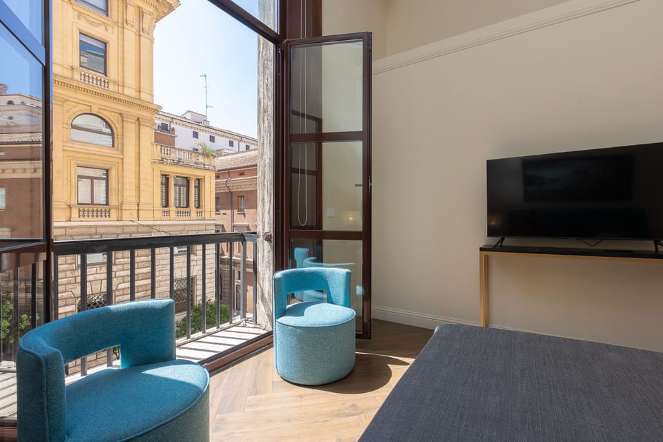 Dettaglio balconcino e street view
