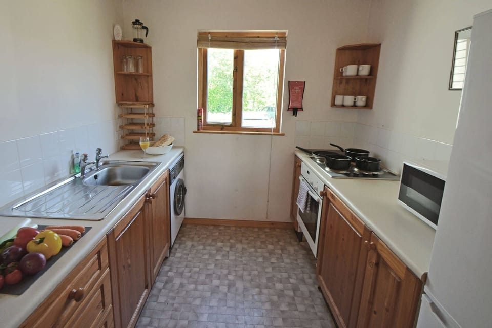 Ground floor: Separate well-equipped kitchen