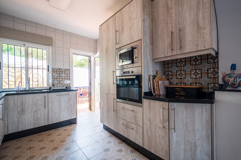 New fully fitted kitchen