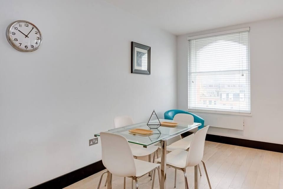 Extendable Dining Table