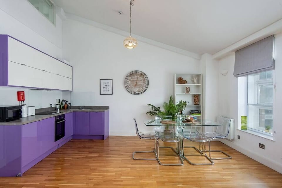 Kitchen Dining Area