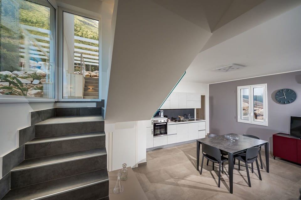 Dining Room, Kitchen