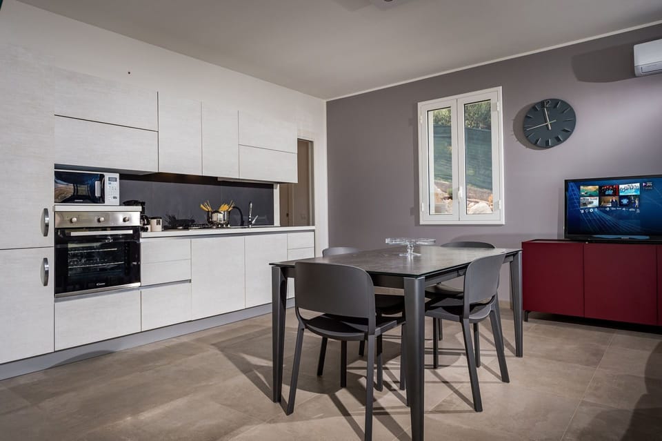 Dining Room, Kitchen