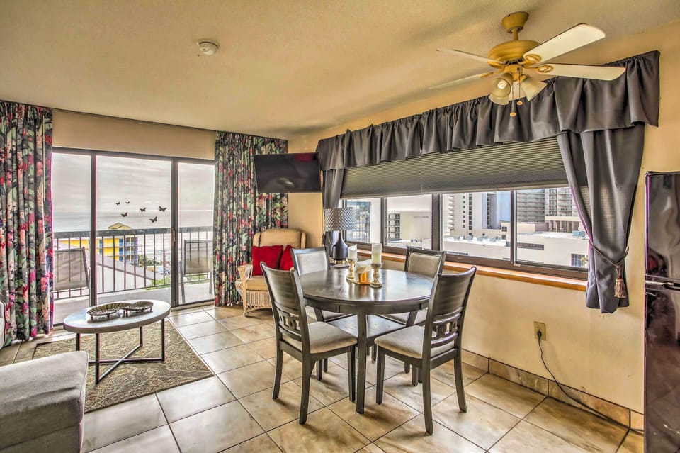 Dining Area | Dishes & Flatware