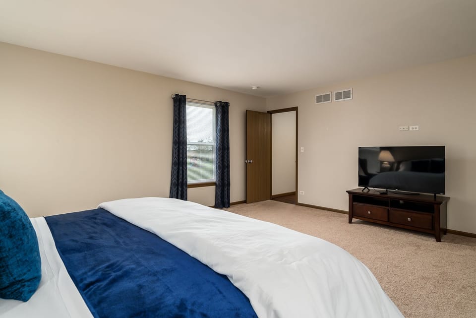 Spacious Master Suite, comfy king, smart TV
