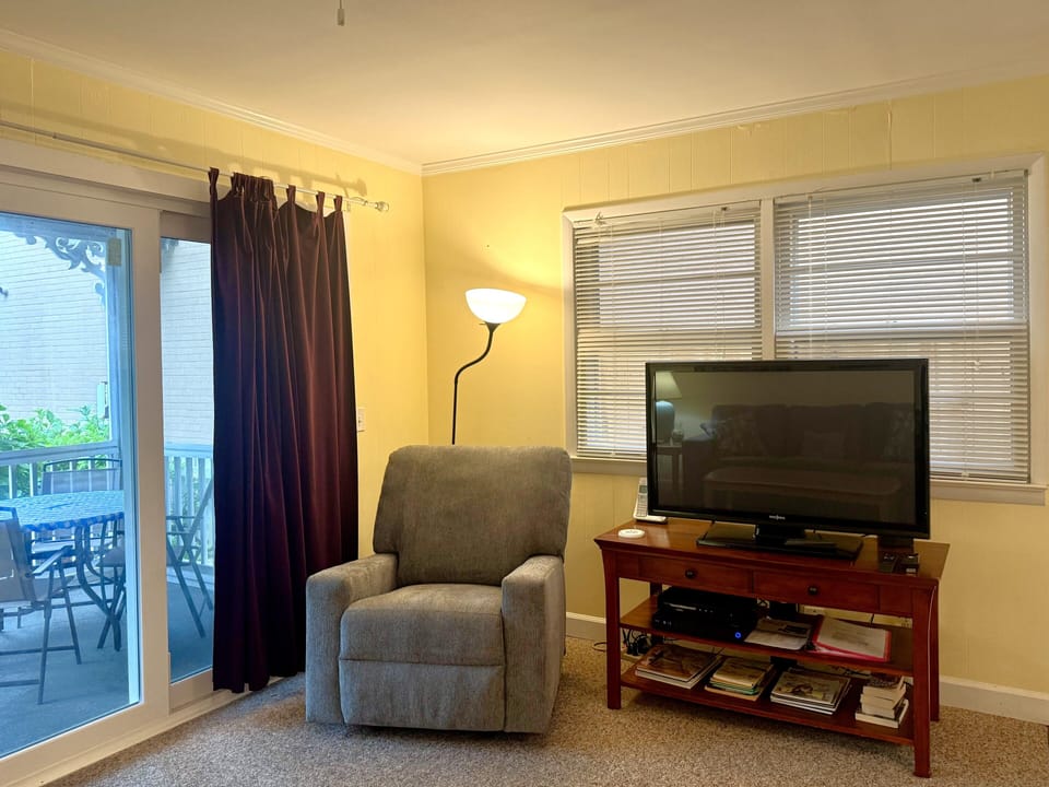 Living Area to Porch