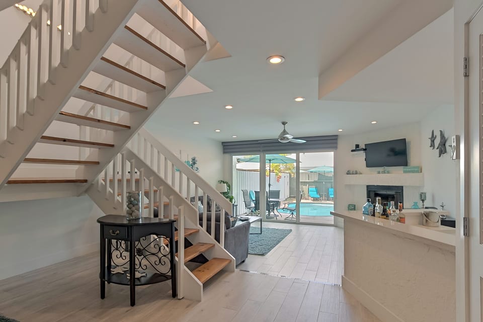 Open view to the patio
Copyright - propertiesbyams.com