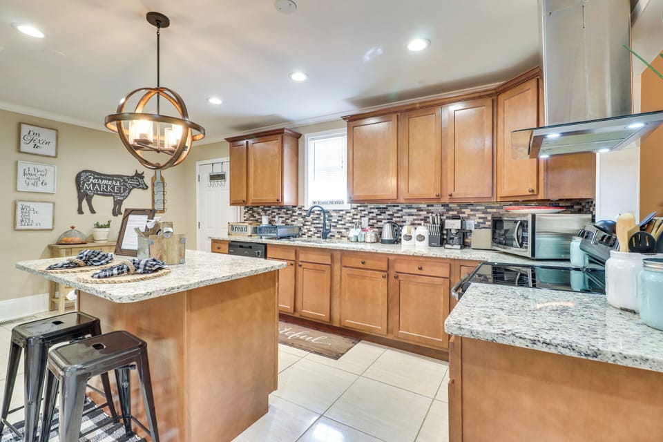 Kitchen | Drip Coffee Maker | Electric Kettle | Spices | Blender