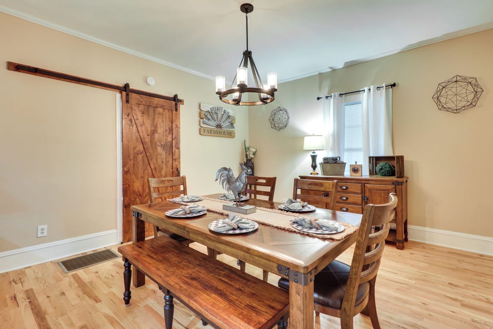 Dining Table | Dishware & Flatware Provided