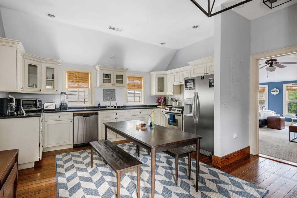 Moonstone Suite: Modern Oasis Near King Street!