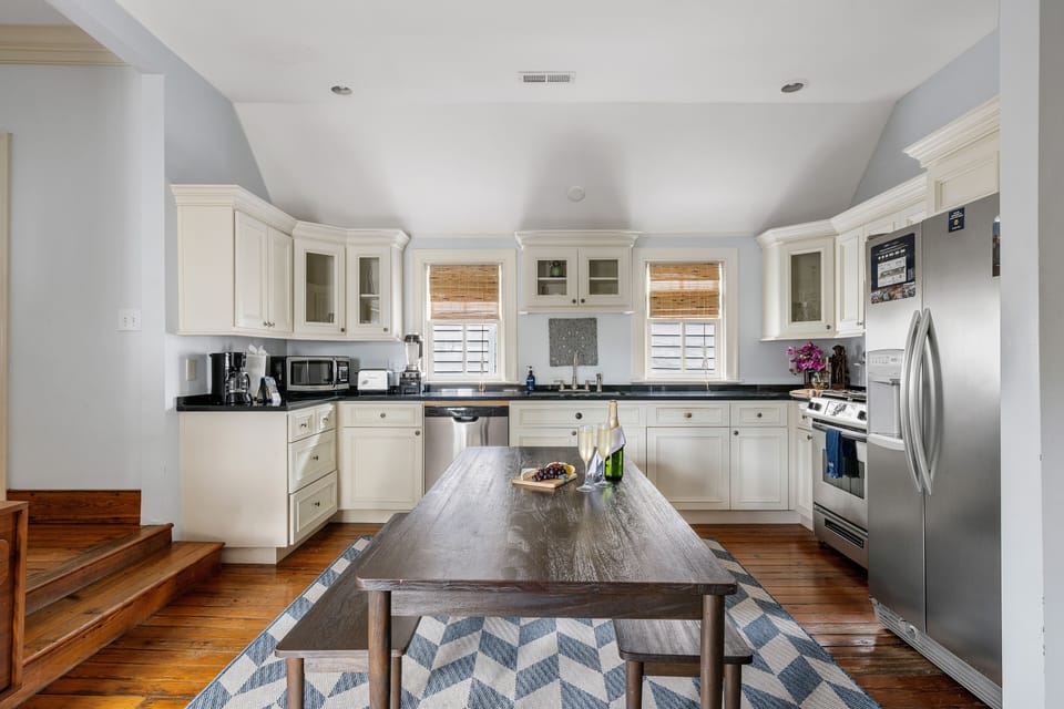 Moonstone Suite: Modern Oasis Near King Street!