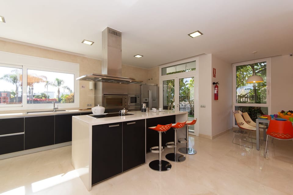 Large modern kitchen