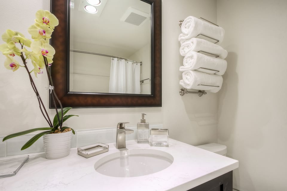 Upstairs Full Bath