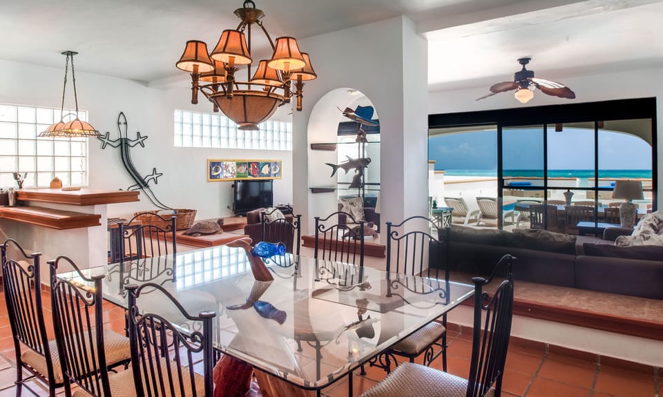 Fish villa dining room