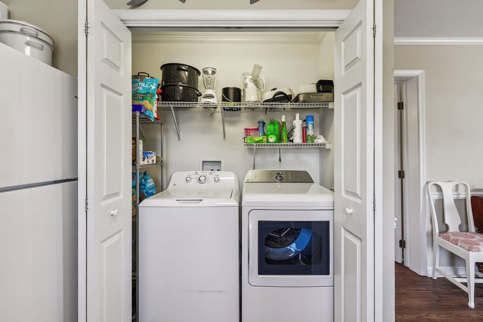 Main Level,Washer Dryer,