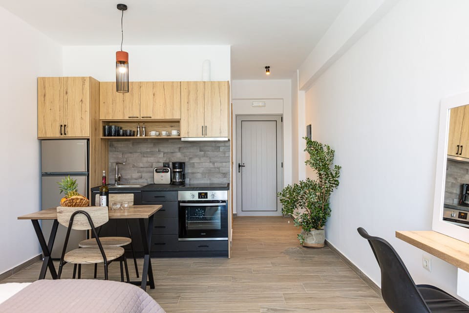 The kitchenette & dining area, elegantly designed.