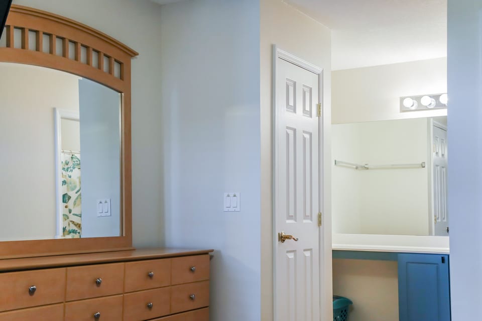 Entrance to master bathroom